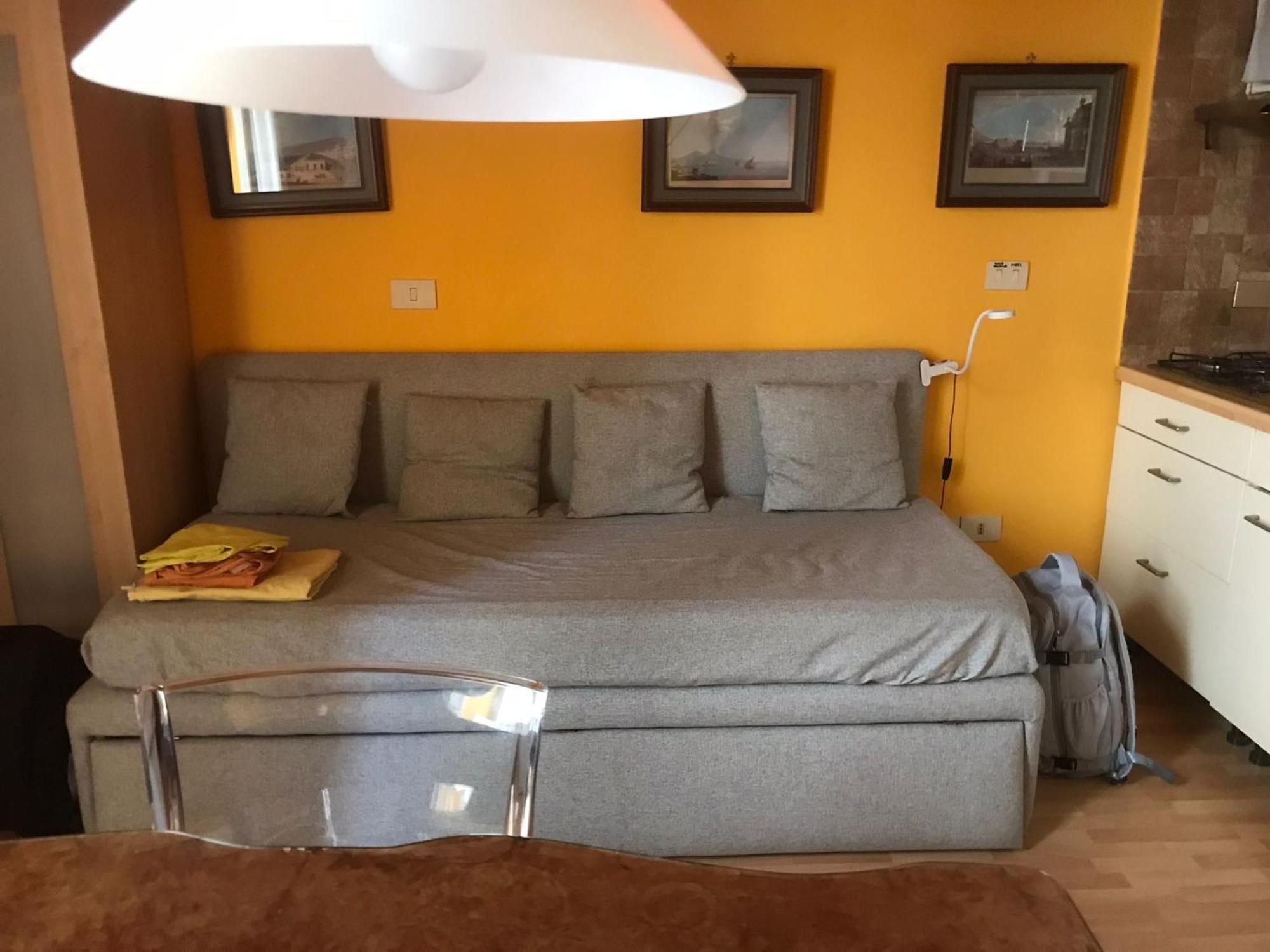 Apartment Guide Tour Neapel