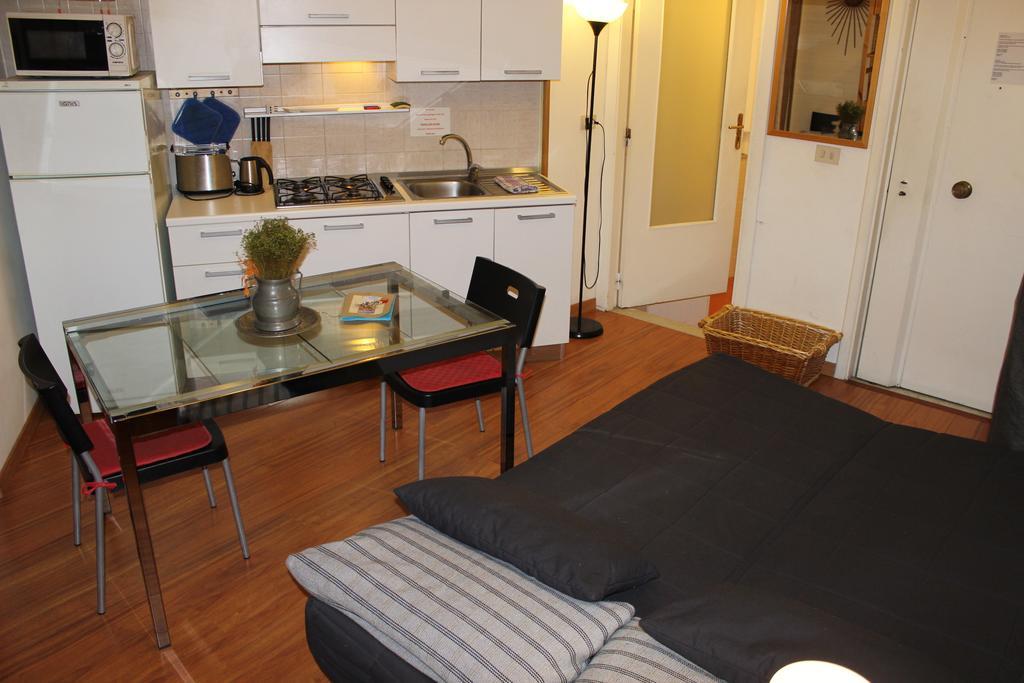 Apartment Guide Tour Neapel